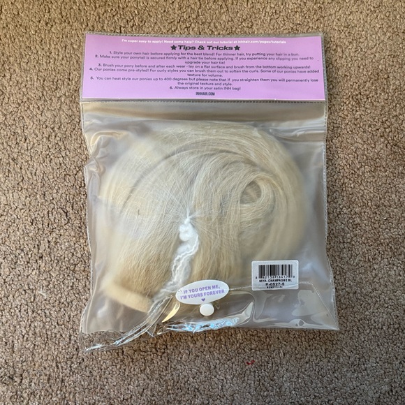 NWT • InserNameHere Ponytail - Picture 3 of 5